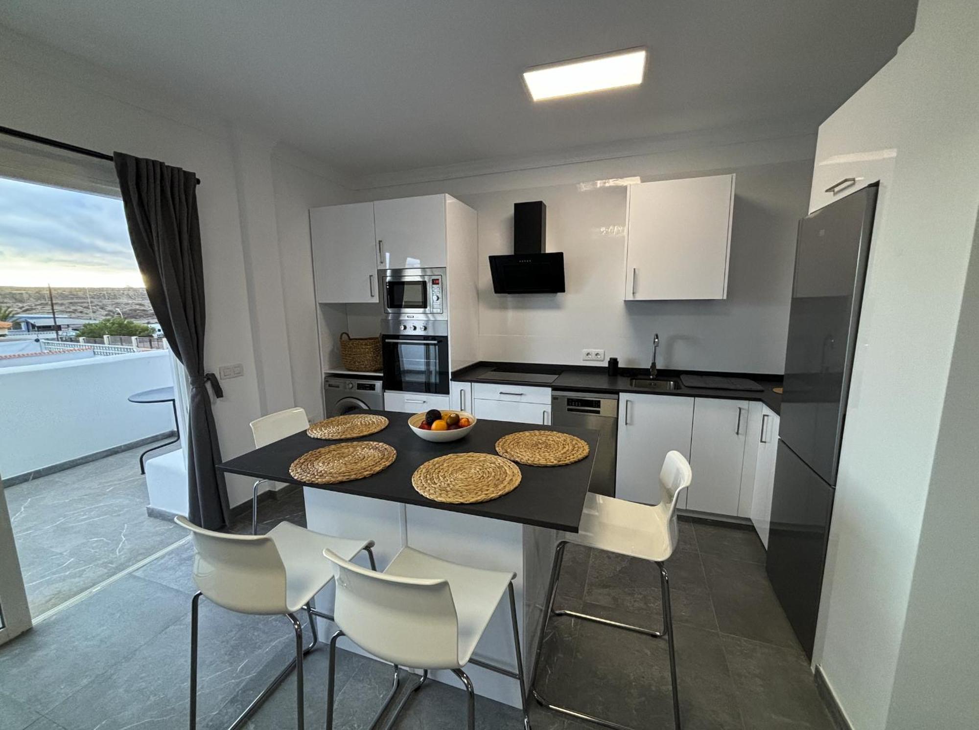 Apartamentos La Caracola El Medano Ла-Марета Экстерьер фото